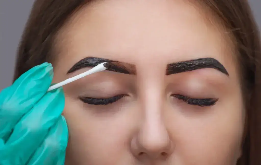 Czy naturalna henna uczula? Oto, co musisz wiedzieć przed użyciem