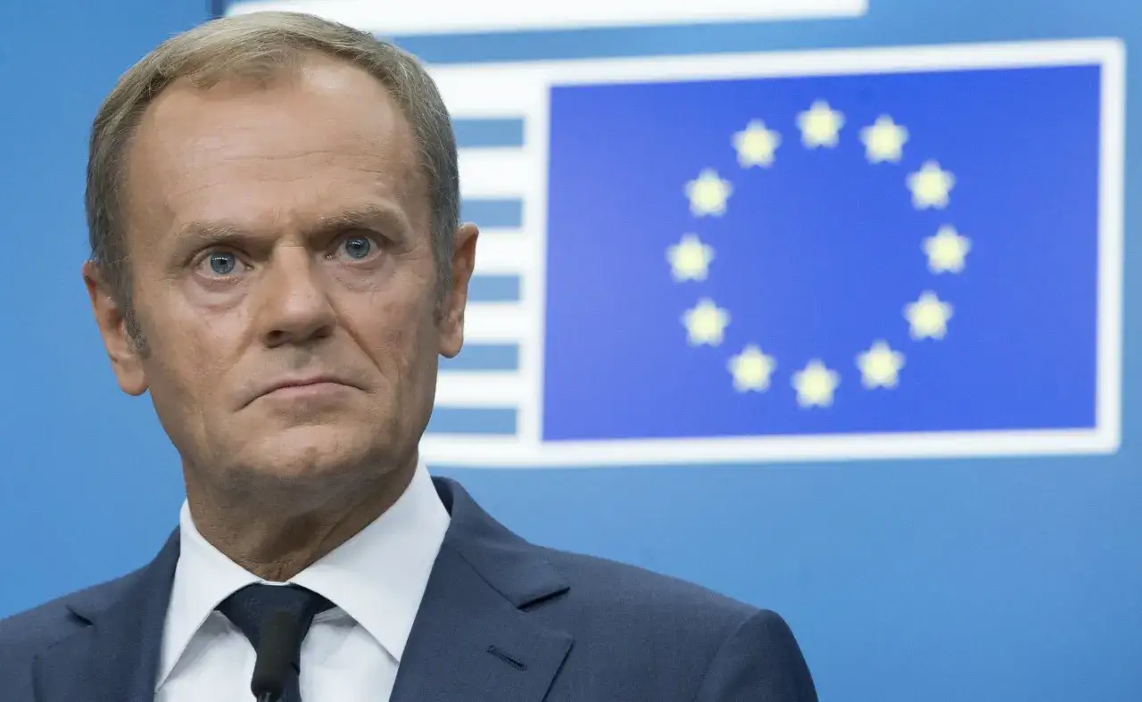 Recenzja "Niebezpiecznych Związków Donalda Tuska": Fakty czy fikcja?