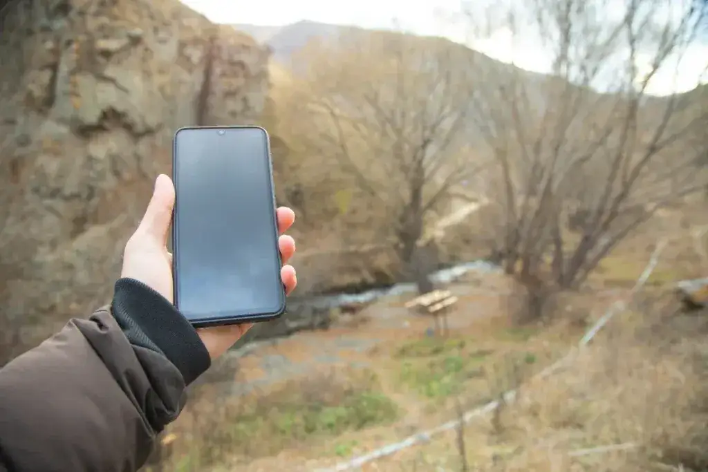 Jak zwiększyć zasięg w telefonie Plus i pozbyć się problemów z sygnałem