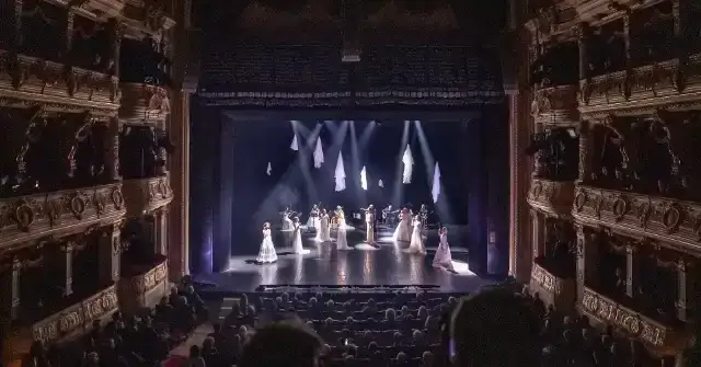 Teatr co warto zobaczyć: najciekawsze premiery i spektakle w Krakowie i Warszawie
