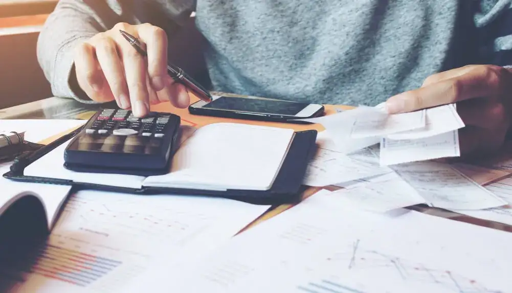 Jak rozłożyć chwilówkę na raty i uniknąć problemów finansowych