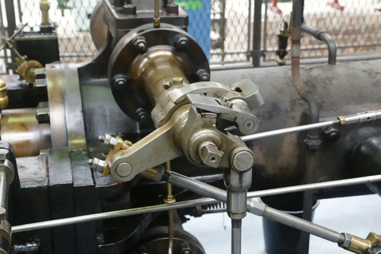 Hydraulika siłowa – jak działa i dlaczego jest kluczowa w nowoczesnych maszynach przemysłowych