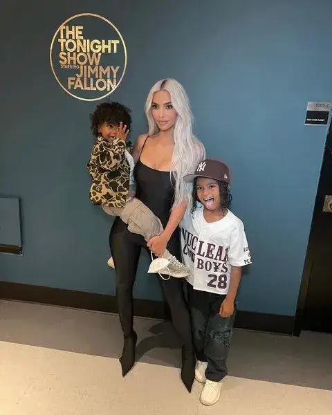 Kim Kardashian dzieci: ile ich ma, imiona, wiek i sekrety rodziny