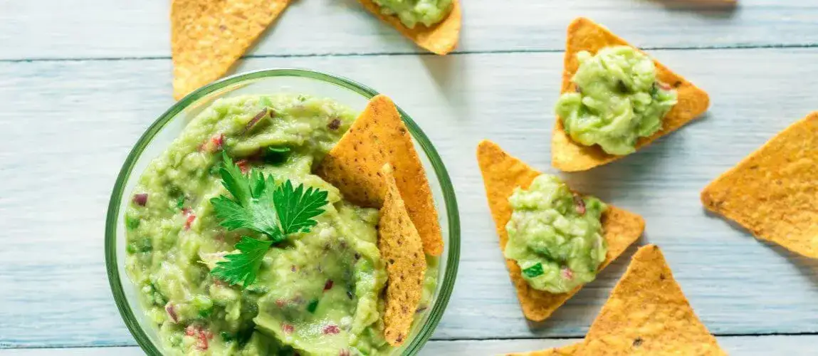 Jak przechowywać guacamole, by nie brązowiało i zachowało świeżość? Sprawdzone metody