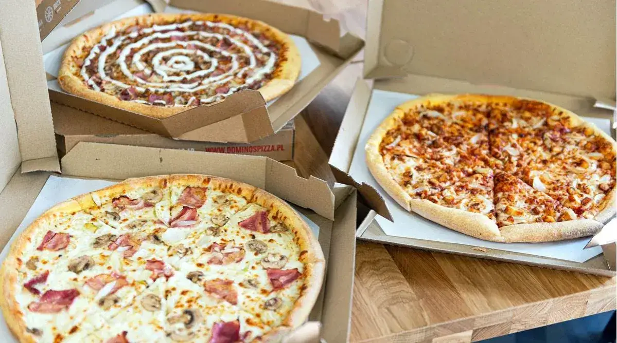 Ile cm ma pizza XXL w Domino's? Zaskakujące informacje o rozmiarze