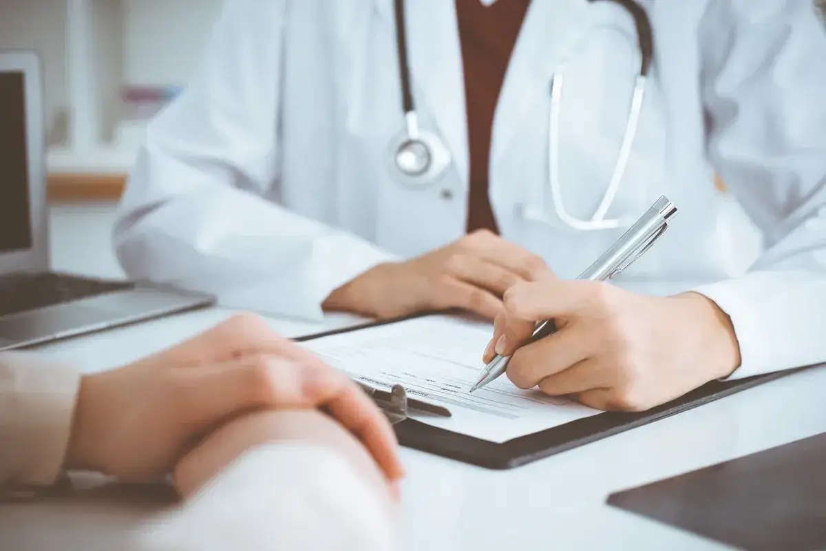 Ile kosztuje badanie HPV? NFZ, prywatnie i co musisz wiedzieć