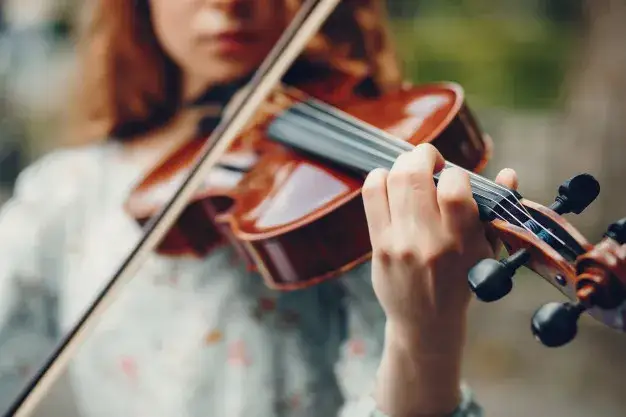 Jaki smyczek do skrzypiec? Wybierz idealny poradnik