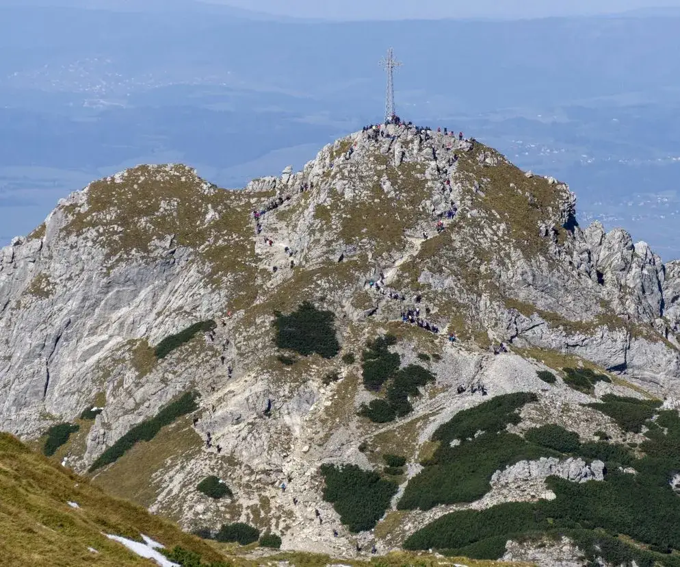 Czy szlak na Giewont jest otwarty? Bezpieczeństwo i dostępność tras