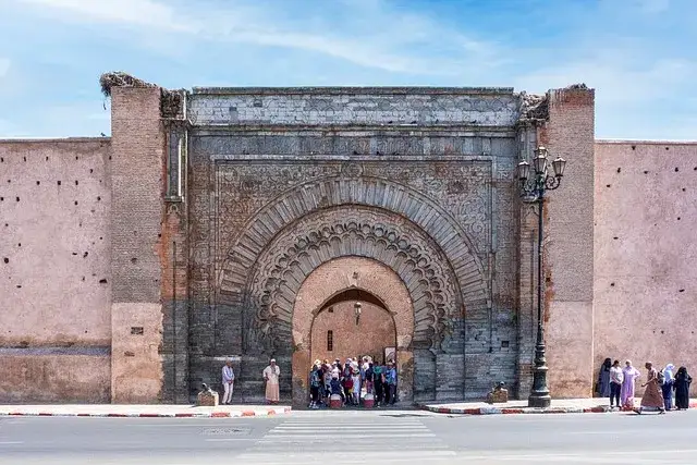 Marrakesz atrakcje: odkryj niezapomniane miejsca i tajemnice miasta