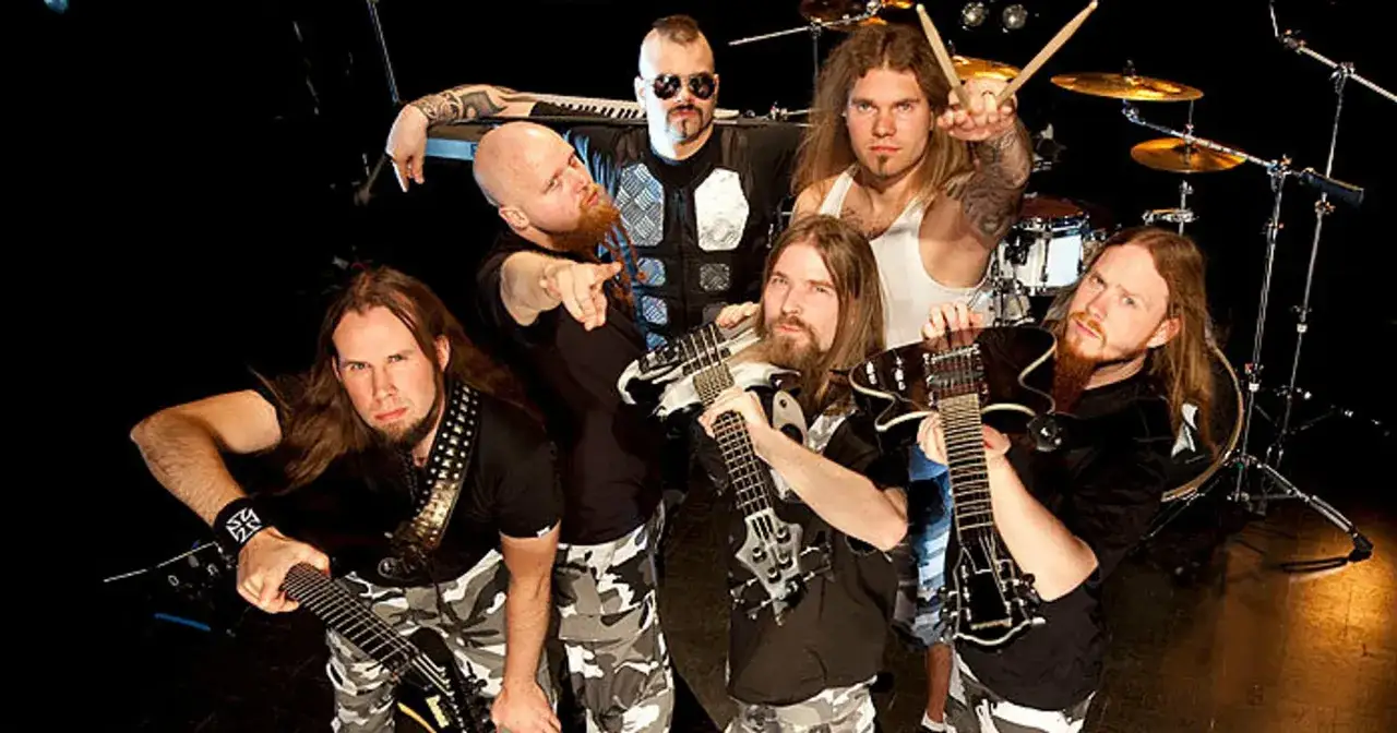 Zespół Sabaton, gotowy do wykonania utworów z albumu "The Last Stand".