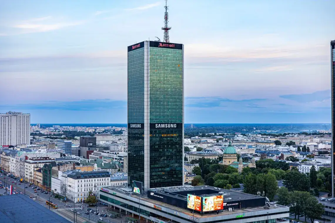 Ile pięter ma hotel Marriott w Warszawie? Zaskakujące informacje!
