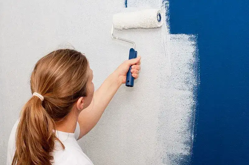 Jak malować farbą lateksową Dulux – uniknij najczęstszych błędów