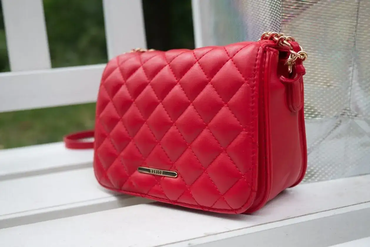 Jakie torebki są teraz modne – odkryj najnowsze trendy i style