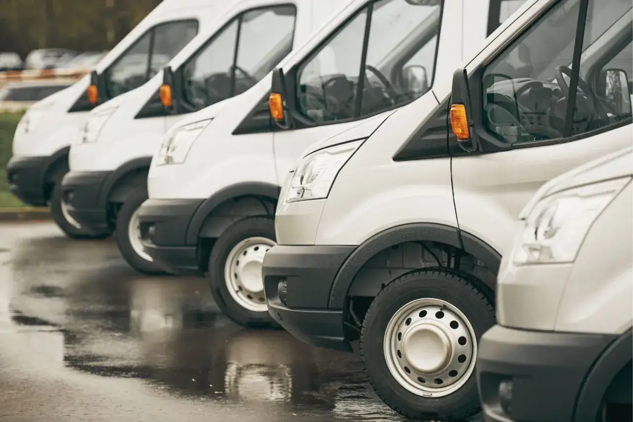 Ile można zarobić na wynajmie busa? Szacunkowe dochody i ryzyka