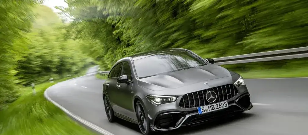 Mercedes CLA 45 S AMG – potężne osiągi i nowoczesne technologie w luksusie