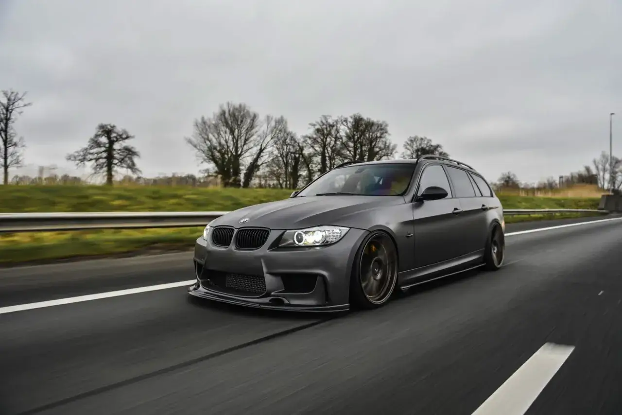Tuning BMW E91: modyfikacje, które poprawią osiągi i wygląd auta