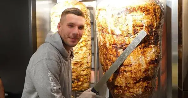 Skąd pochodzi kebab? Odkryj jego fascynującą historię i korzenie