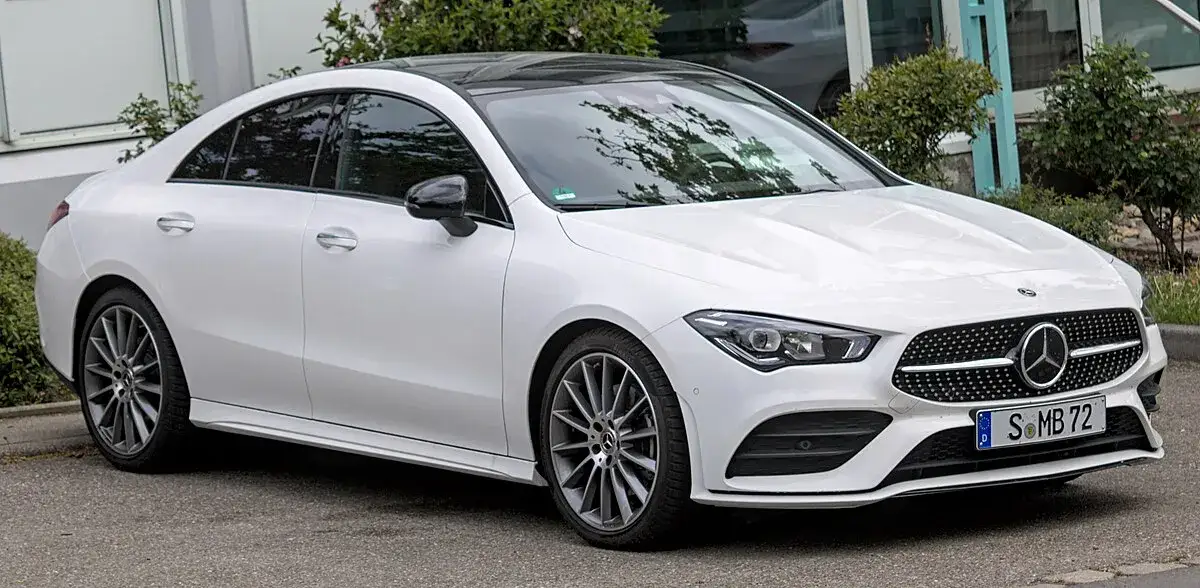 Mercedes-Benz CLA Coupe - historia, specyfikacje, wnętrze i opinie użytkowników