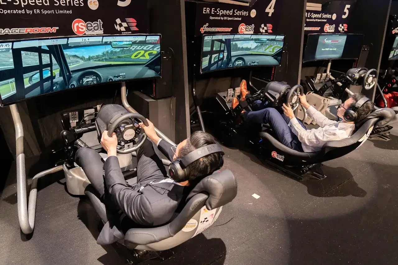 Jaką rolę odgrywają trenerzy i analitycy w zespołach e-sportowych?