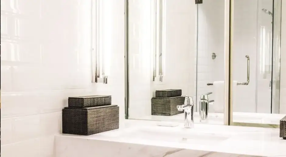 Ile kelwinów do łazienki? Odpowiednie światło dla każdej strefy