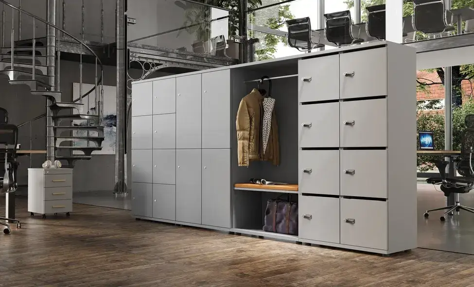 Szafka po angielsku: Cabinet, cupboard, locker? Rozwiej wątpliwości!