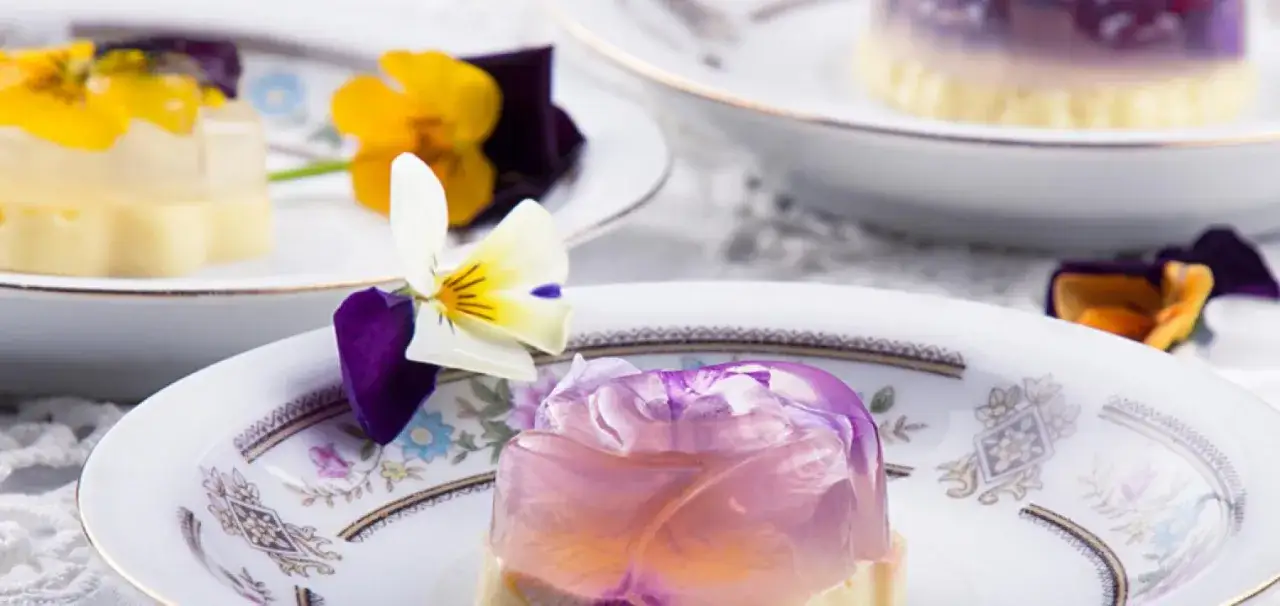 Jak zrobić kwiaty w galaretce - prosty przepis na efektowny deser