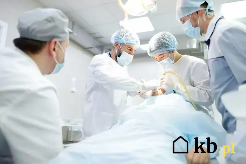 Ile kosztuje usunięcie wszystkich zębów pod narkozą? Pełny kosztorys.