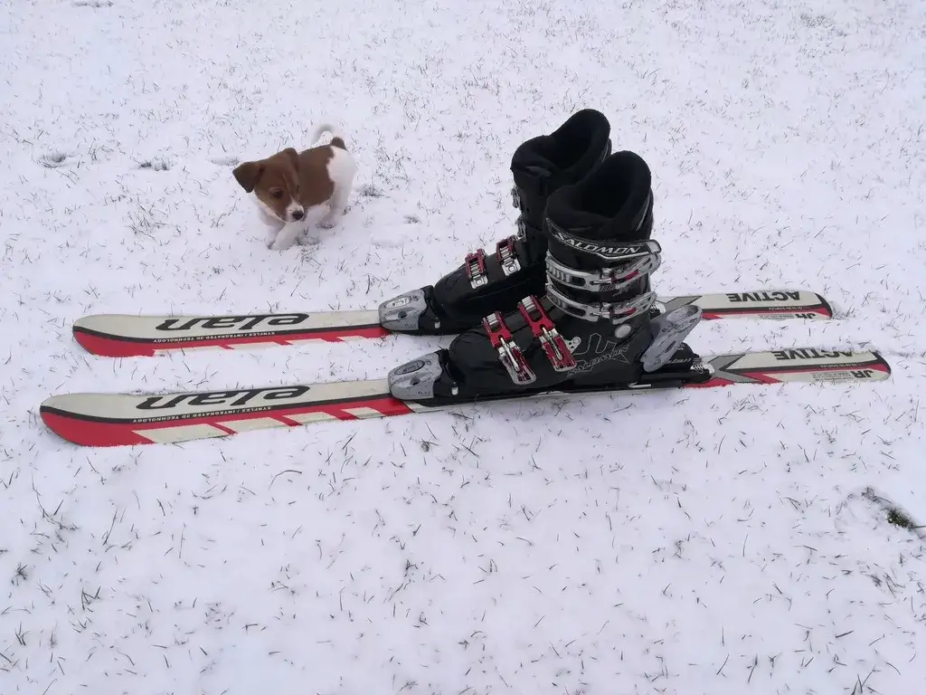 Małe narty na buty - idealne rozwiązanie na zimowe przygody