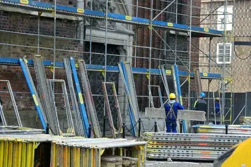 Wynajem sprzętu Ramirent: Rusztowania, podnośniki, kontenery