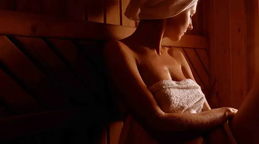 Sauna po treningu: Jak mądrze regenerować mięśnie i unikać błędów?