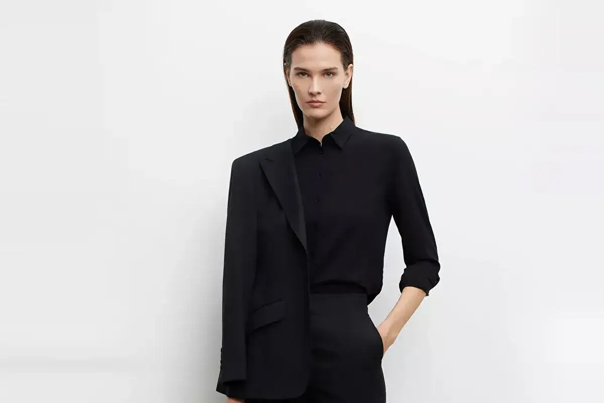 Co ubrać na pogrzebie? Zasady etykiety i odpowiedni strój żałobny