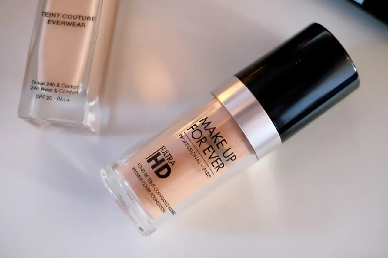 Najlepszy podkład rozświetlający: Twój przewodnik do cery "glow"!