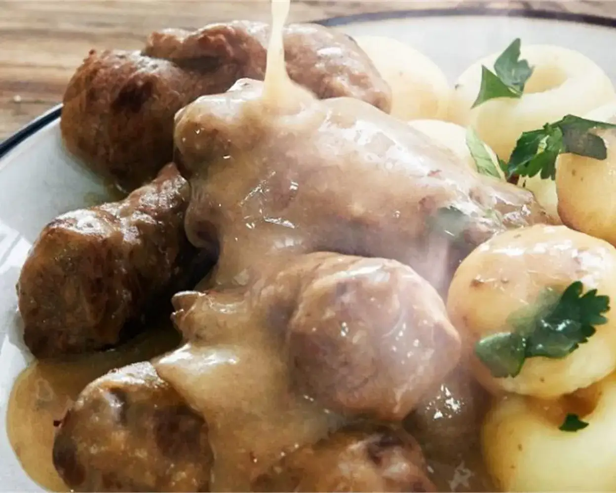 Jak odparować wodę z sosu i poprawić jego smak i konsystencję