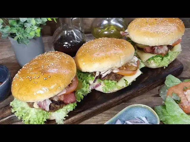 Jak zrobić dobrego hamburgera w domu – proste triki na idealny smak i teksturę