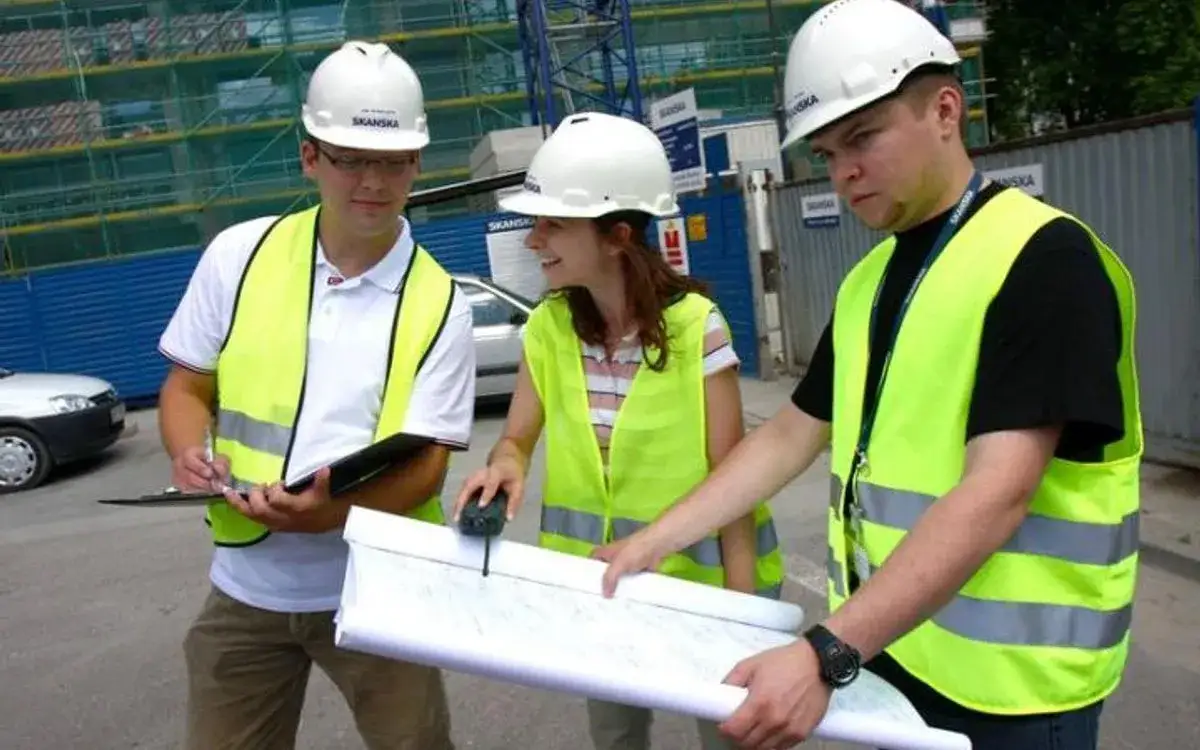 Jak uzyskać dyplom potwierdzający kwalifikacje zawodowe bez problemów?