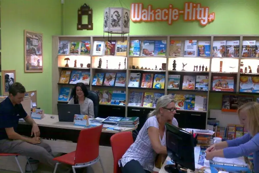 Praktyki w biurze podróży: Co naprawdę robi praktykant? Sprawdź!