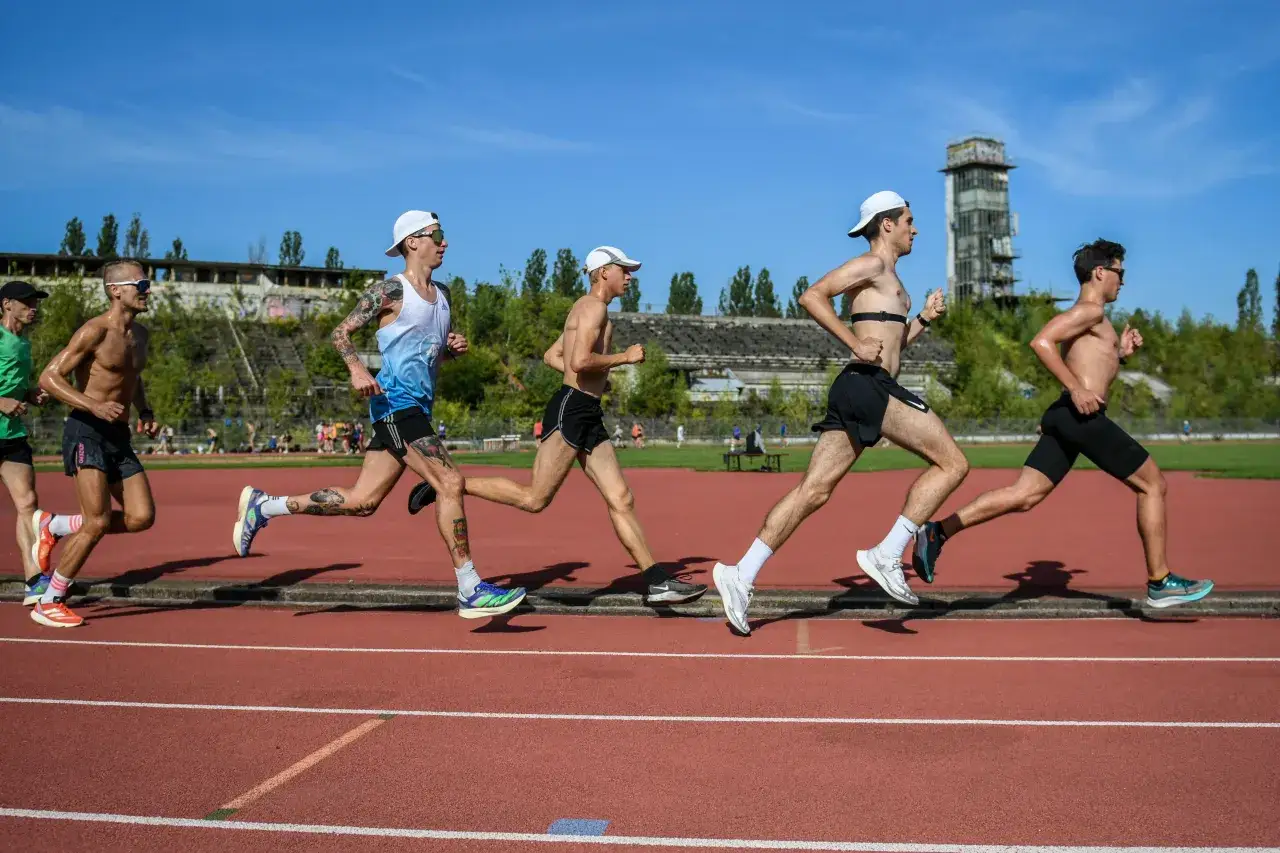 Ile metrów ma bieżnia stadionu? Odkryj standardowe wymiary toru