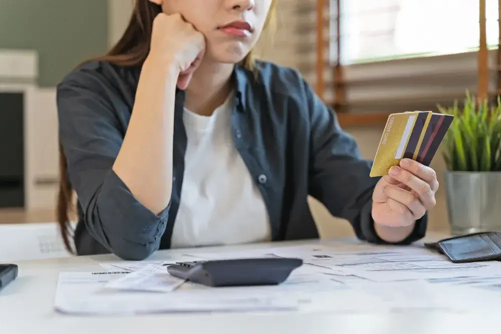 Jak sprawdzić zadłużenie innej osoby? Legalnie i krok po kroku