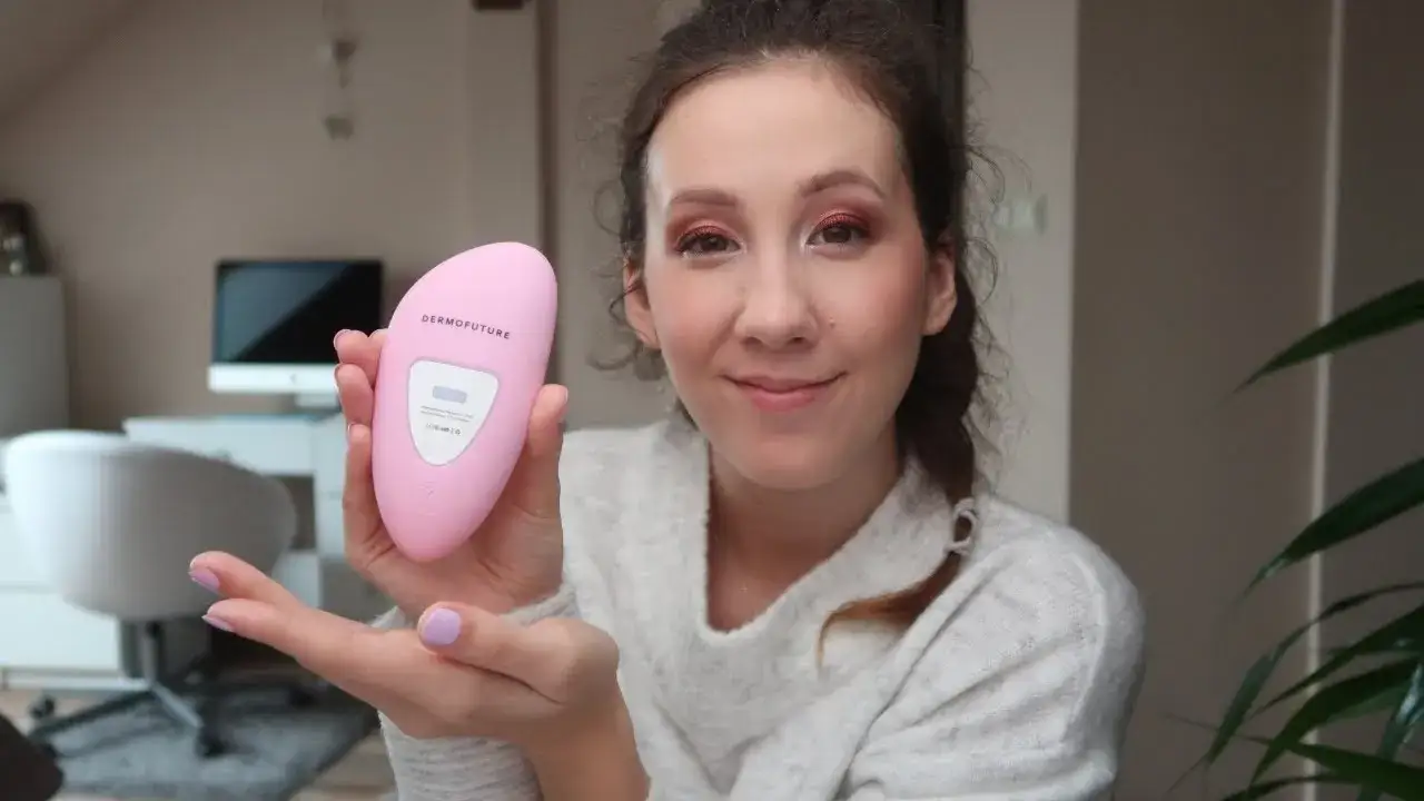 DermoFuture: Jak prawidłowo używać szczoteczki sonicznej? Ekspert radzi