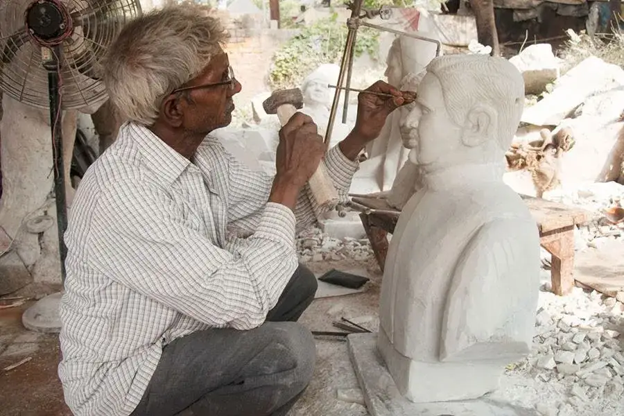 Rzeźby z kamienia: Historia, techniki i emocje w sztuce kamiennej