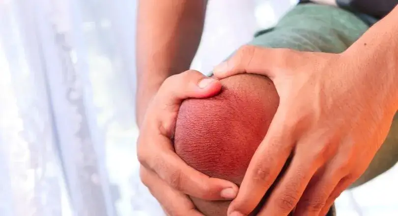 Jaki kwas hialuronowy w kolano wybrać, aby uniknąć bólu?