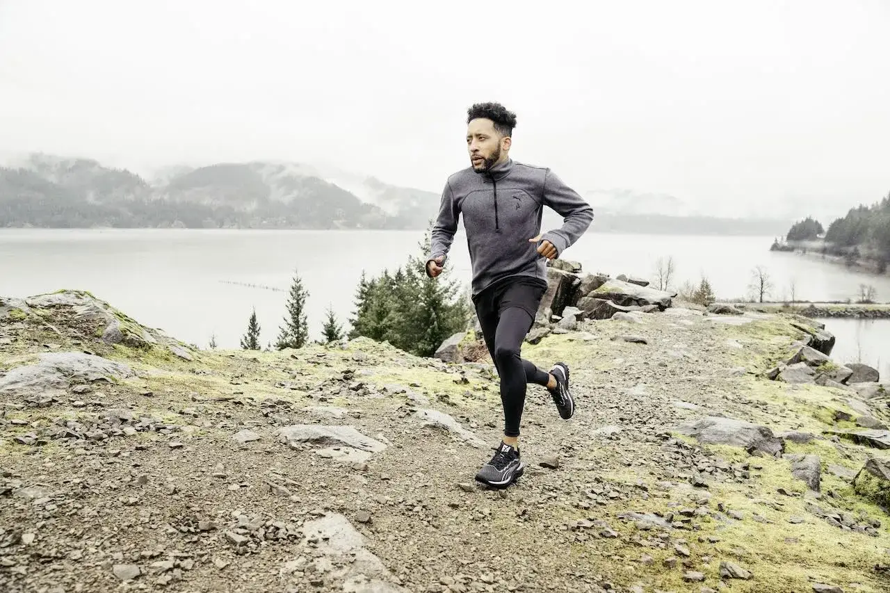 Jak biegać w zimie: skuteczne sposoby na bezpieczne treningi w chłodzie