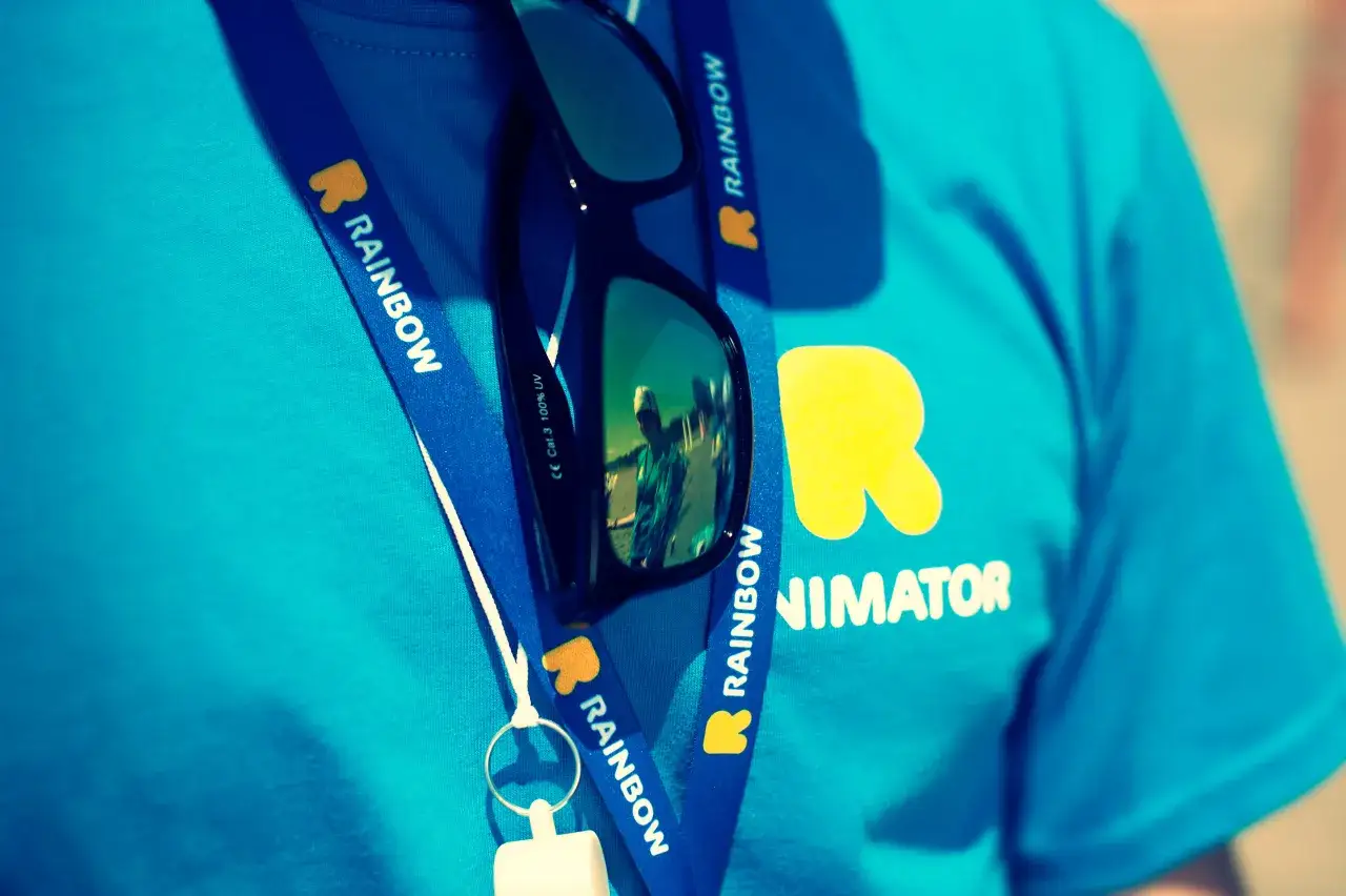 Ile zarabia animator w hotelu? Zaskakujące różnice w wynagrodzeniach