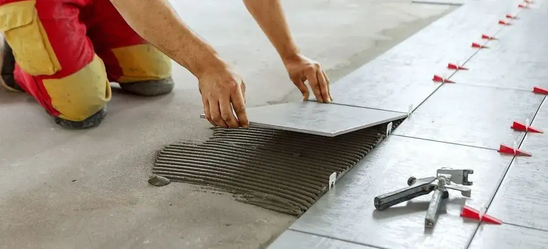 Zaprawa klejowa co to jest i jak ją wykorzystać w budownictwie