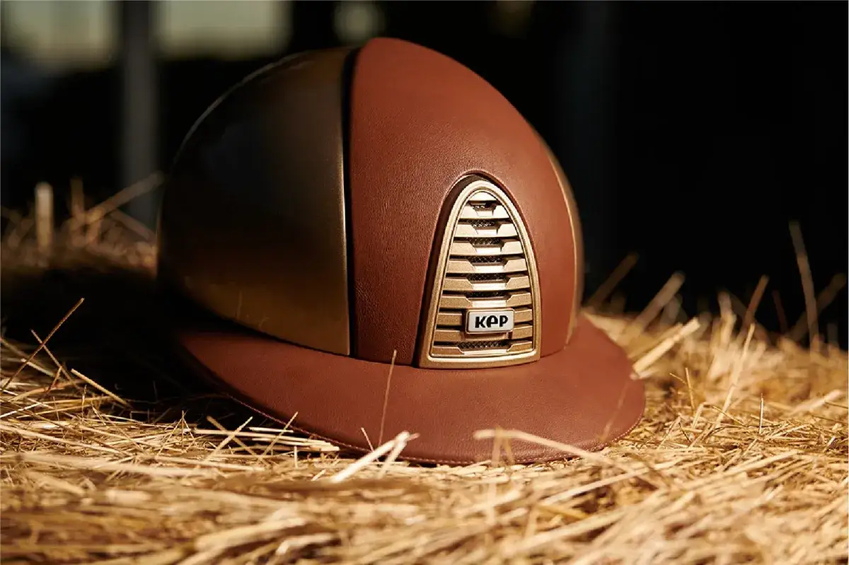 Czapka do jazdy konnej jak się nazywa? Poznaj ważne informacje o kaskach