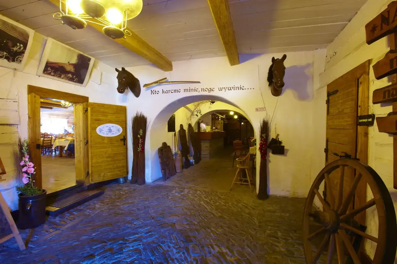 Stara Karczma w Jeleśni: Co zjeść, zobaczyć i jak dojechać?