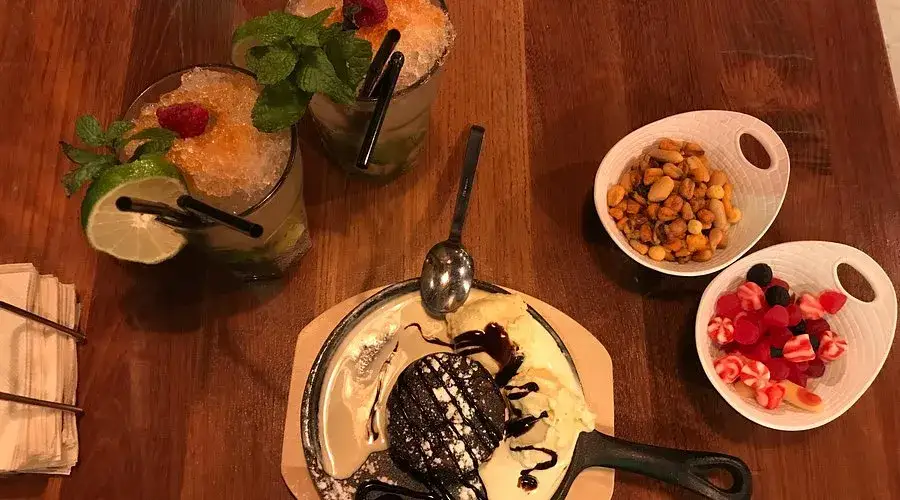 Catalina Tapas & Bar: Tu guía esencial de sabores en Santa Catalina