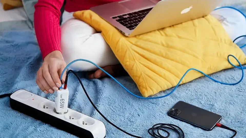 Jak włączyć laptopa inaczej niż przyciskiem - sprawdź skuteczne metody