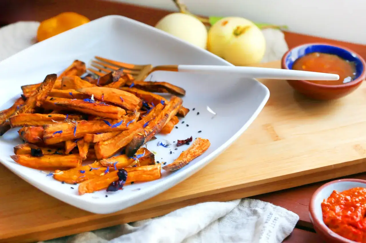 Frytki z batatów: Czy są zdrowe? Analiza i zdrowy przepis
