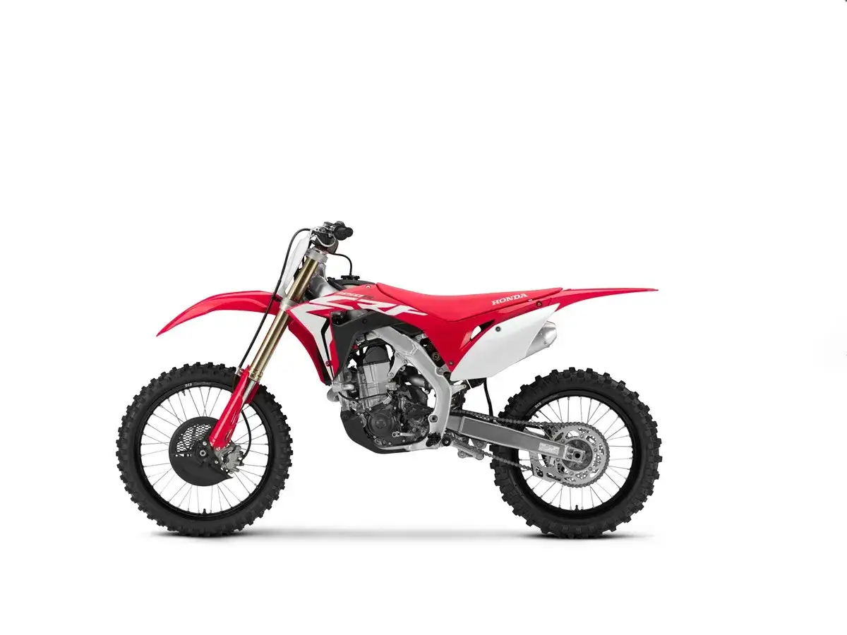 Honda CRF 450 ile koni – moc silnika i porównanie modeli